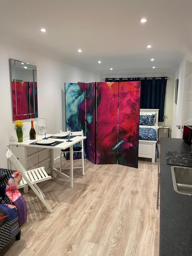 Apartment Annie Findon